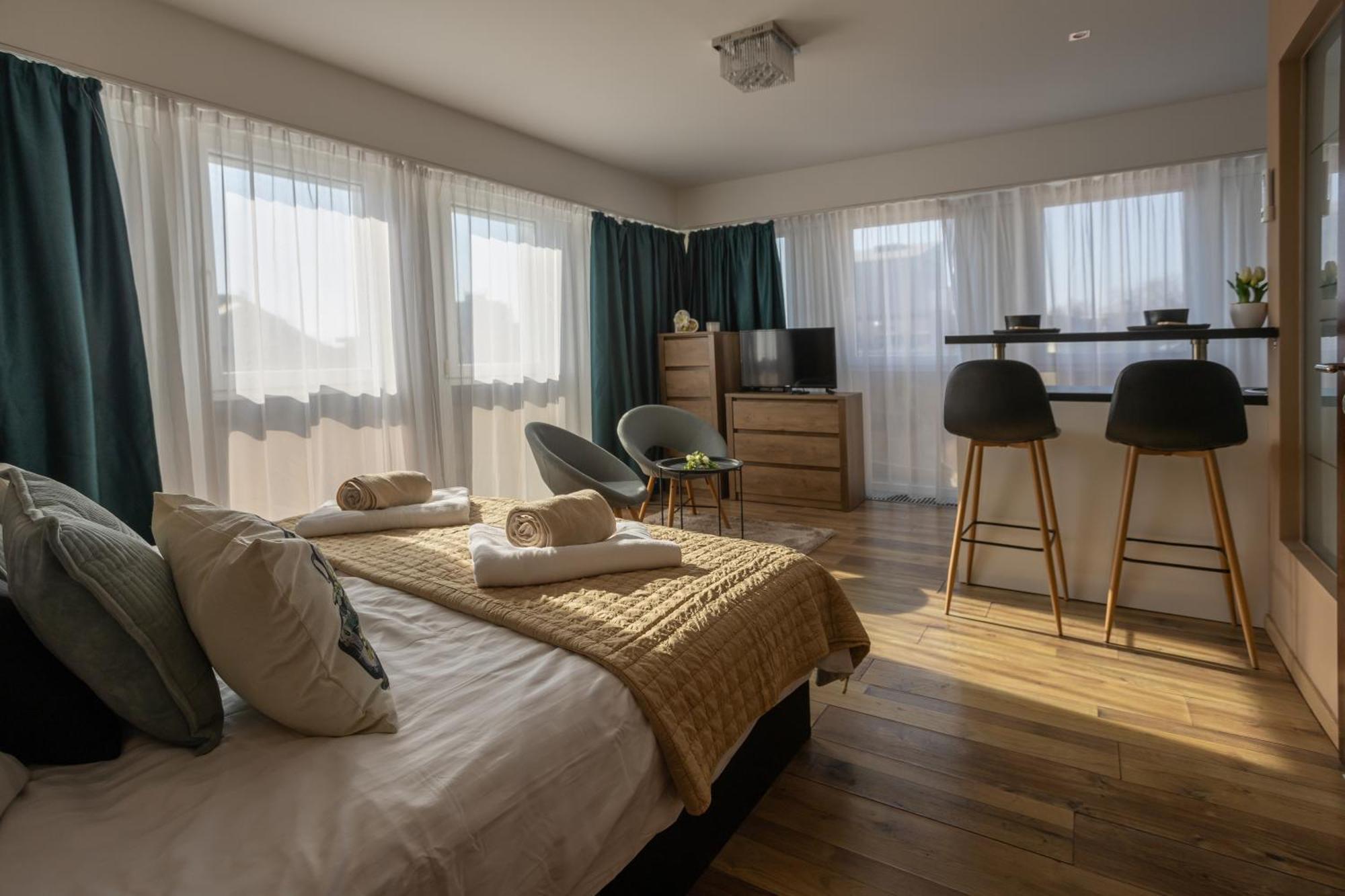 Hellowine Apartman II Eger Extérieur photo